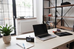 How to Make Your Small Office Space Look Bigger