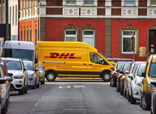 dhl-5739205_1280-520x380  