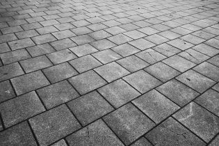 pavement-3147099_1280-315x210  