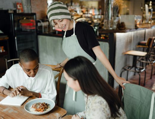 Server Focused on Delivering Excellent Customer Service